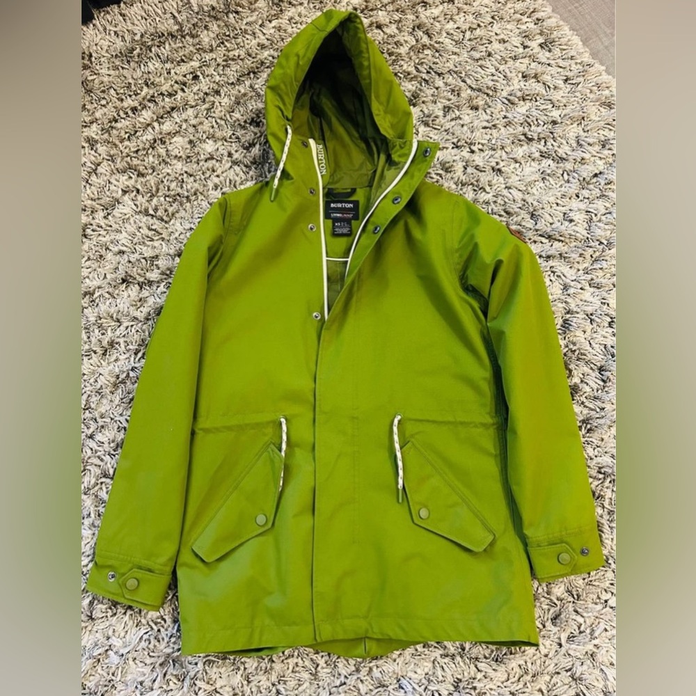 BURTON green coat 🍀